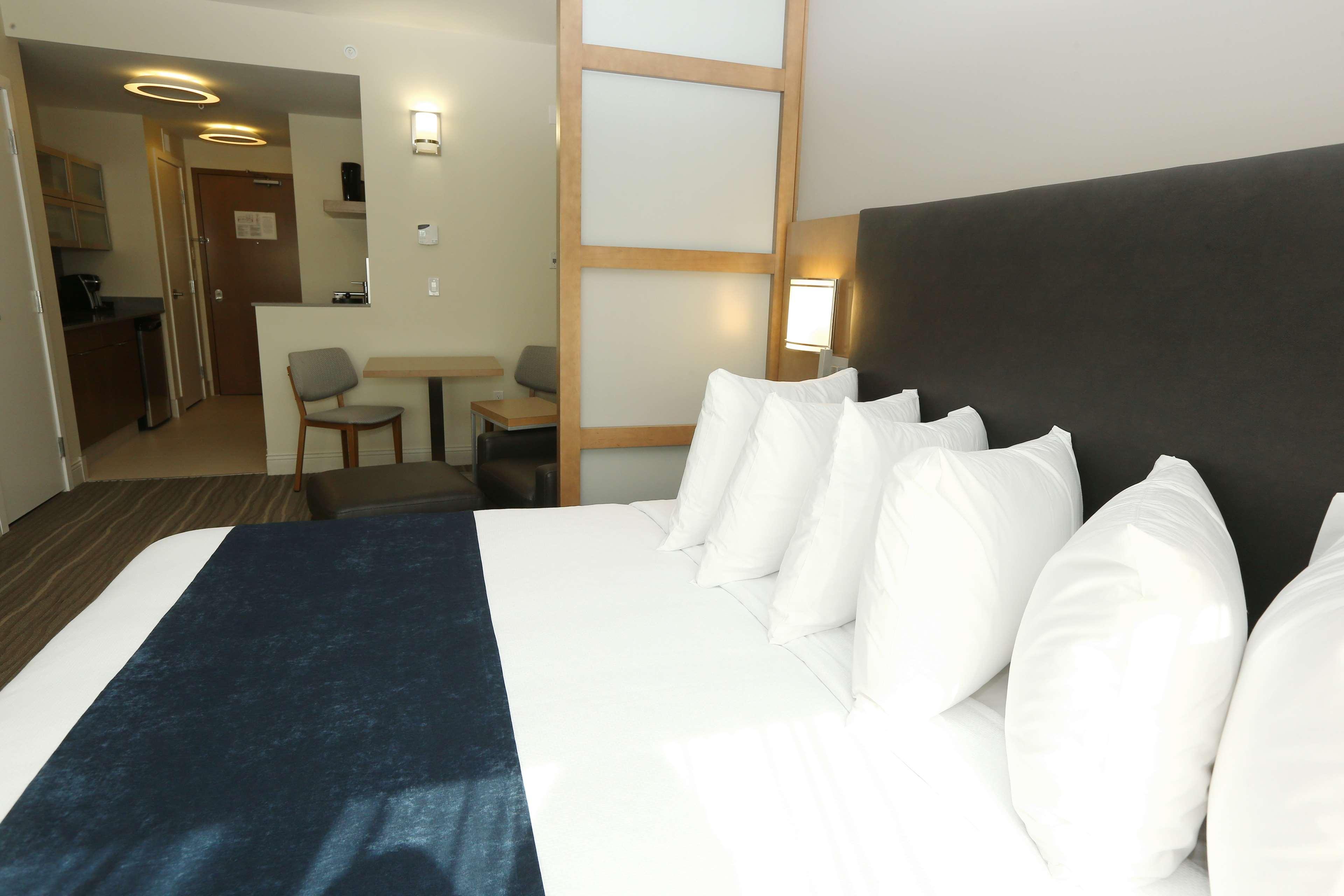 Best Western Plus Sawridge Suites Fort Mcmurray Exterior foto