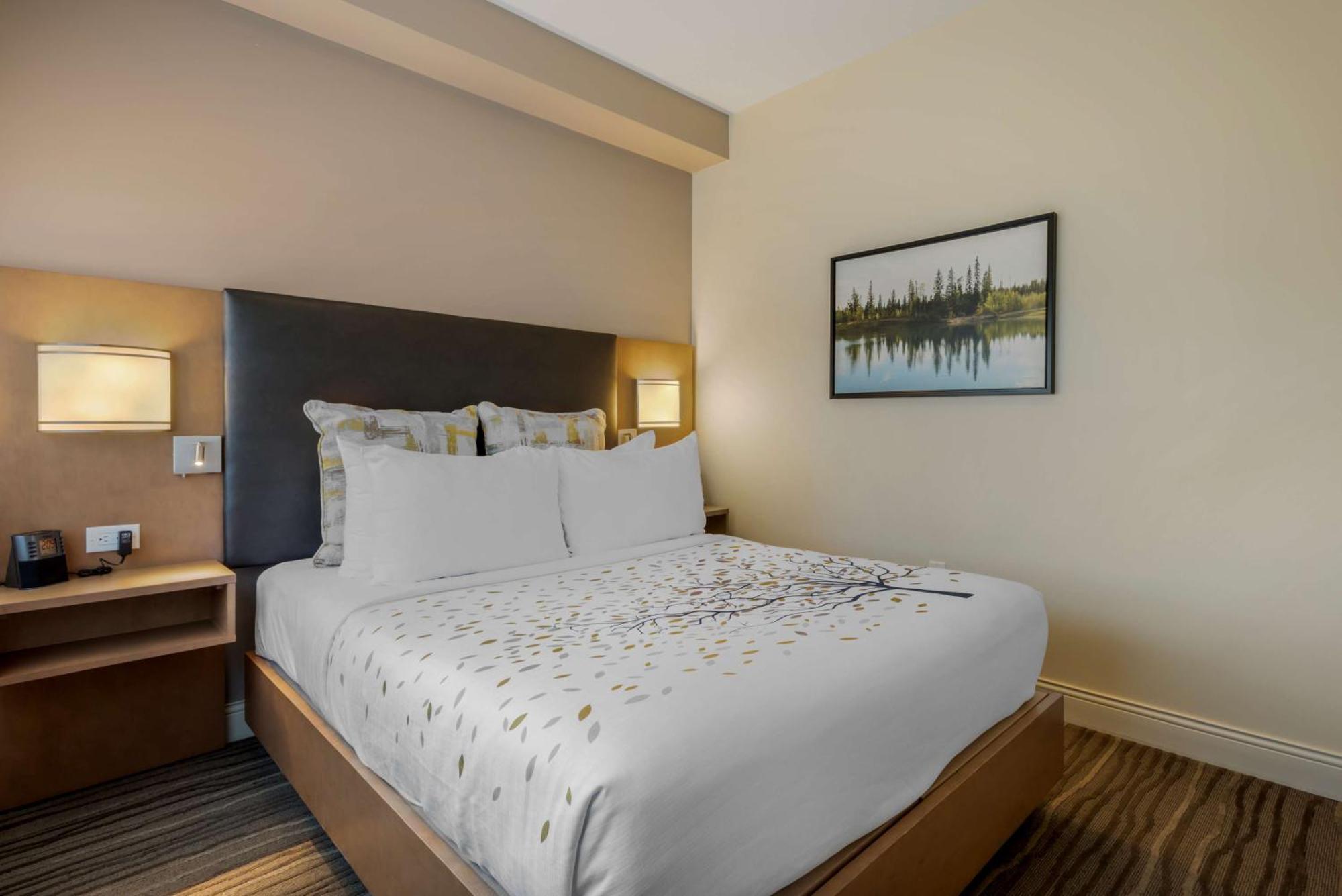 Best Western Plus Sawridge Suites Fort Mcmurray Exterior foto