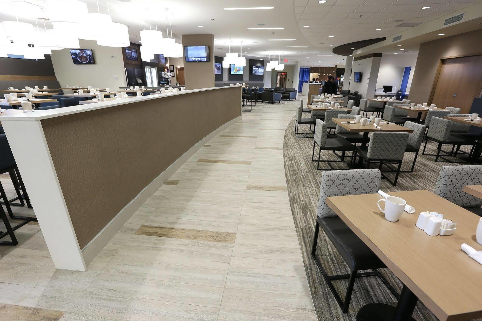 Best Western Plus Sawridge Suites Fort Mcmurray Exterior foto
